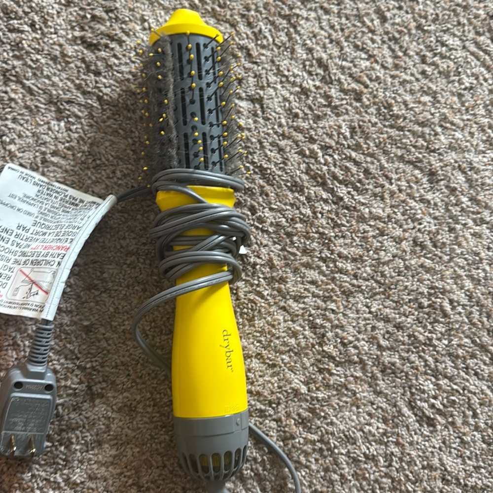 DryBar drying brush pretty good condition